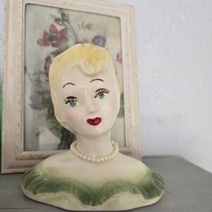 Lady head vase
